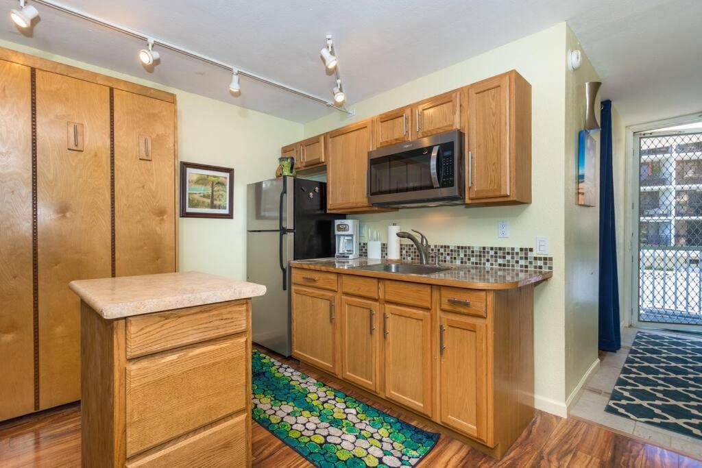 Spring Rates Book Now - Islander Condos Kailua-Kona Exterior photo